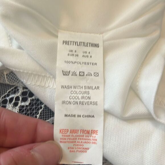 PrettyLittleThing White Lace Deep Plunge Long Sleeve Fit Flare Ruffle Dress Sz 4 - Picture 5 of 8